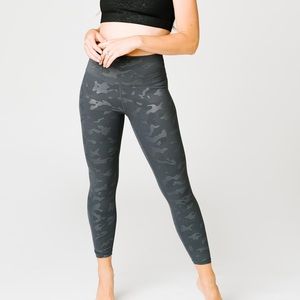 ZYIA Gray Battleship Camo Luxe Hi-Rise 7/8 24"